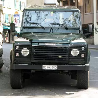 Land Rover Defender 2.4dm3 diesel LD S3EE2F B4H1