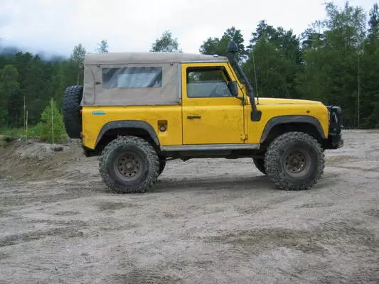 Land Rover Defender 2.4dm3 diesel LD A2EE2F B2P1