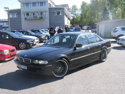 BMW 740i 3dm3 benzyna 7L KA41 5B